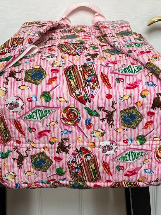 VERA BRADLEY HARRY POTTER LARGE BACKPACK + ID LANYARD CASE(SET):NWT HONEYDUKES VERA BRADLEY HARRY POTTER HONEYDUKES ZIP ID LANYARD:NWT  main image 3